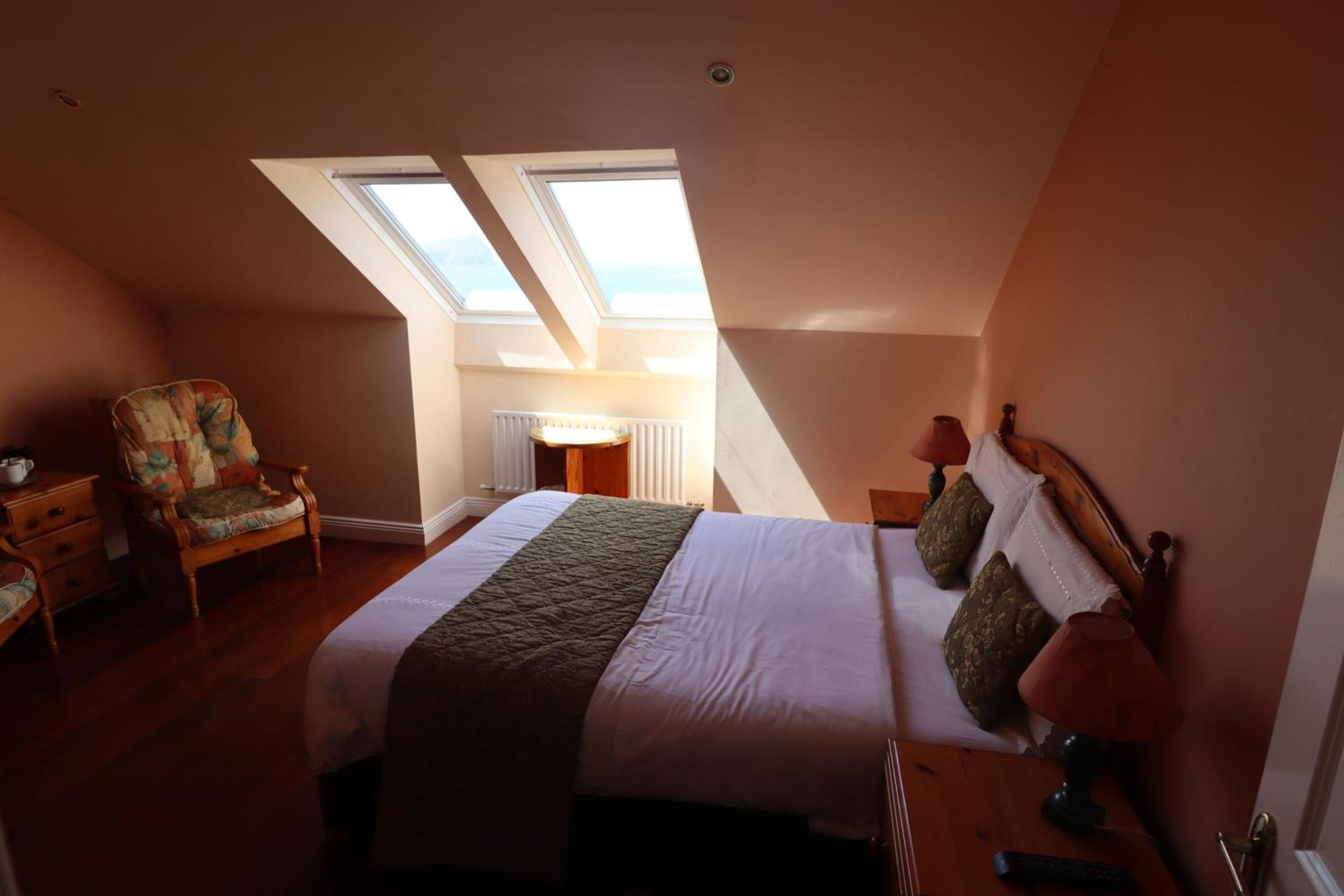 The Old Pier Guest Accommodation, Bed Only, No Breakfast Ballydavid Ngoại thất bức ảnh